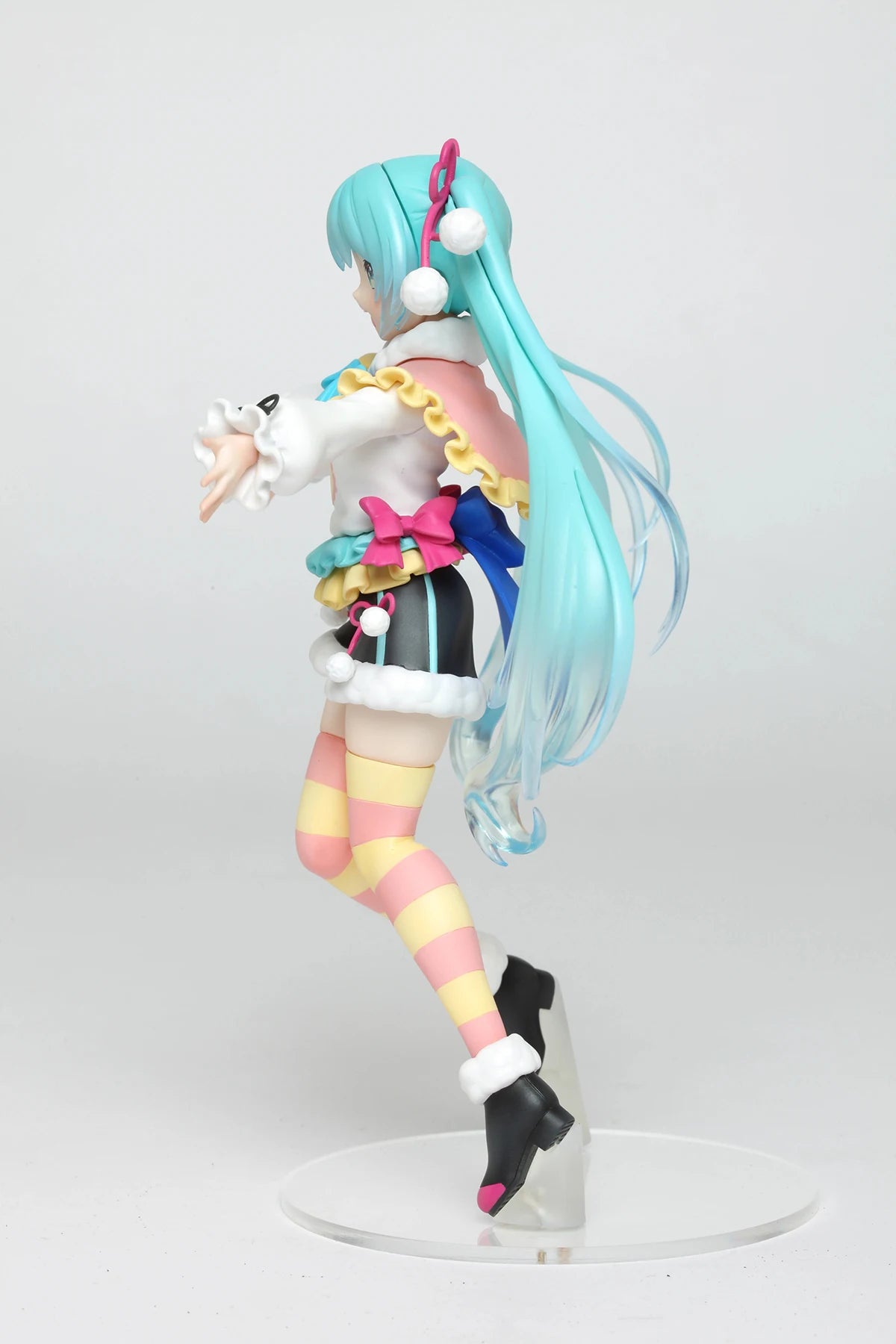 Taito Hatsune Toy Figure Winter Image Anime Figure Movable Model Collection Toy Gift Collection Ornaments