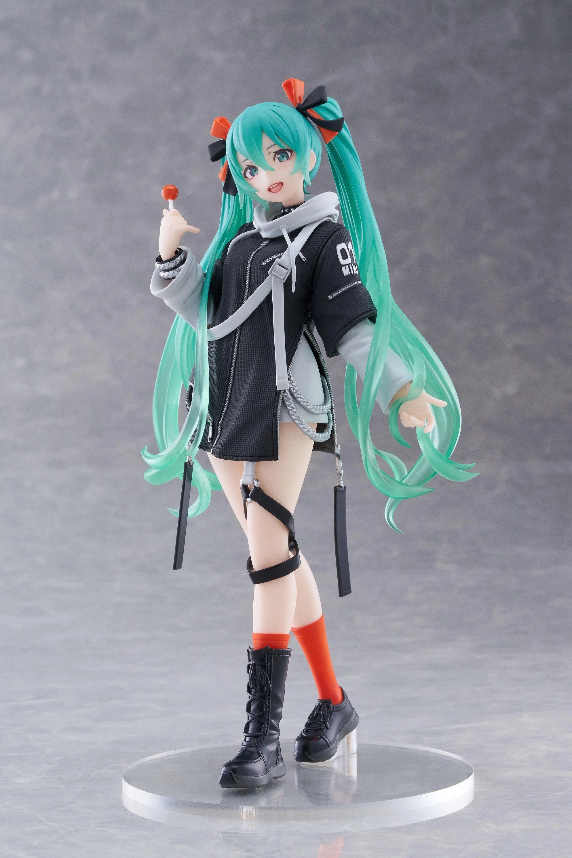 Taito Fashion Vocaloid Hatsune Miku Anime Figure Punk Future Collection Desktop Decoration Model Toys Christmas Gifts