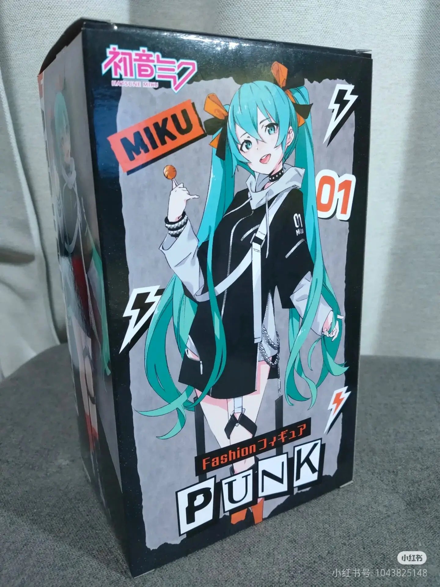 Taito Fashion Vocaloid Hatsune Miku Anime Figure Punk Future Collection Desktop Decoration Model Toys Christmas Gifts