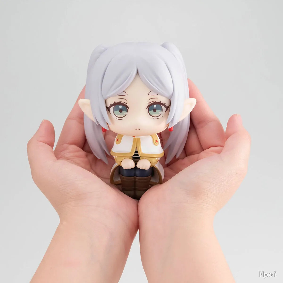 11CM Anime Sousou no Frieren Frieren Figure Look Up Doll Fern Cute Model Sitting Posture Toy Collection Aciton Figure Doll