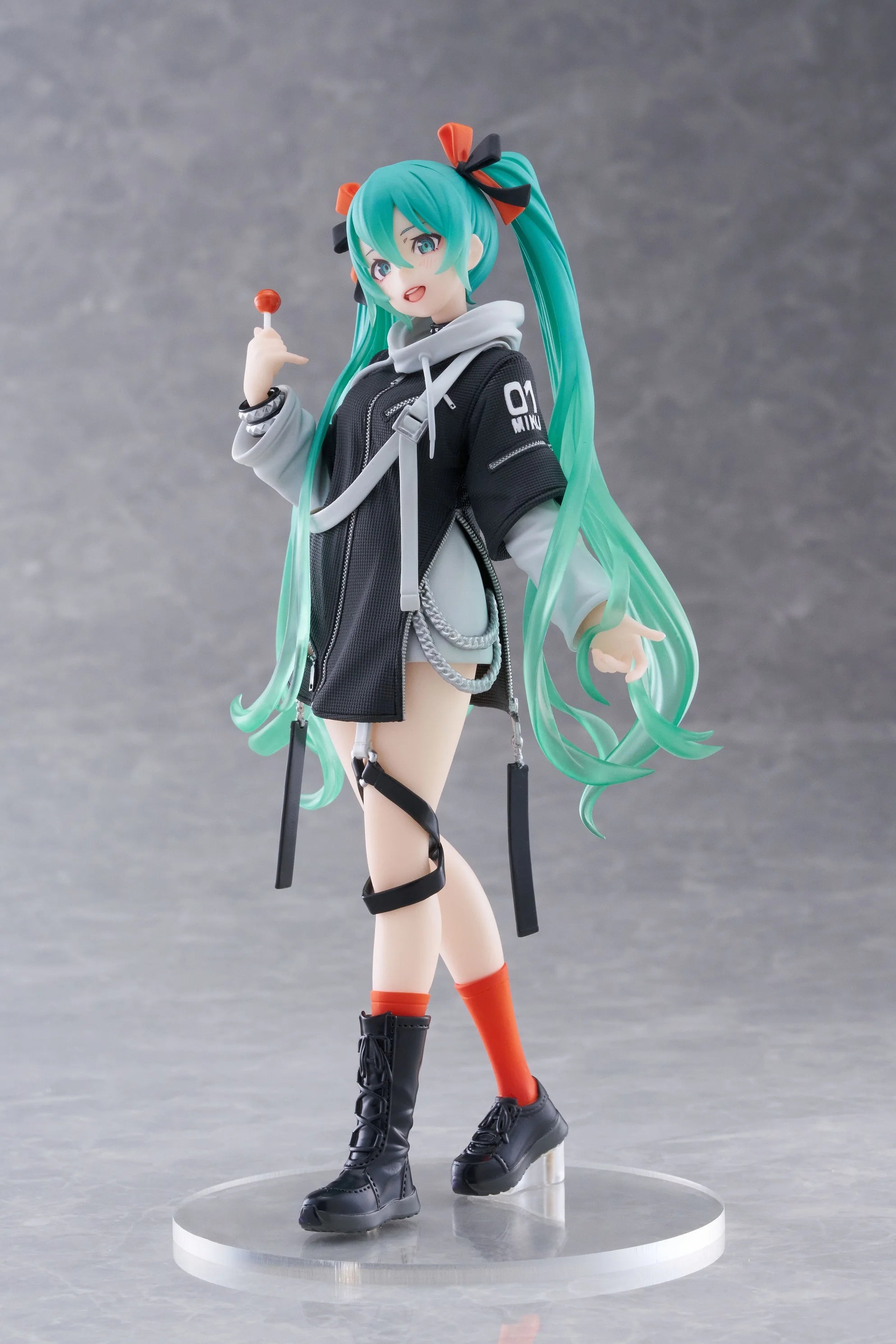 Taito Fashion Vocaloid Hatsune Miku Anime Figure Punk Future Collection Desktop Decoration Model Toys Christmas Gifts