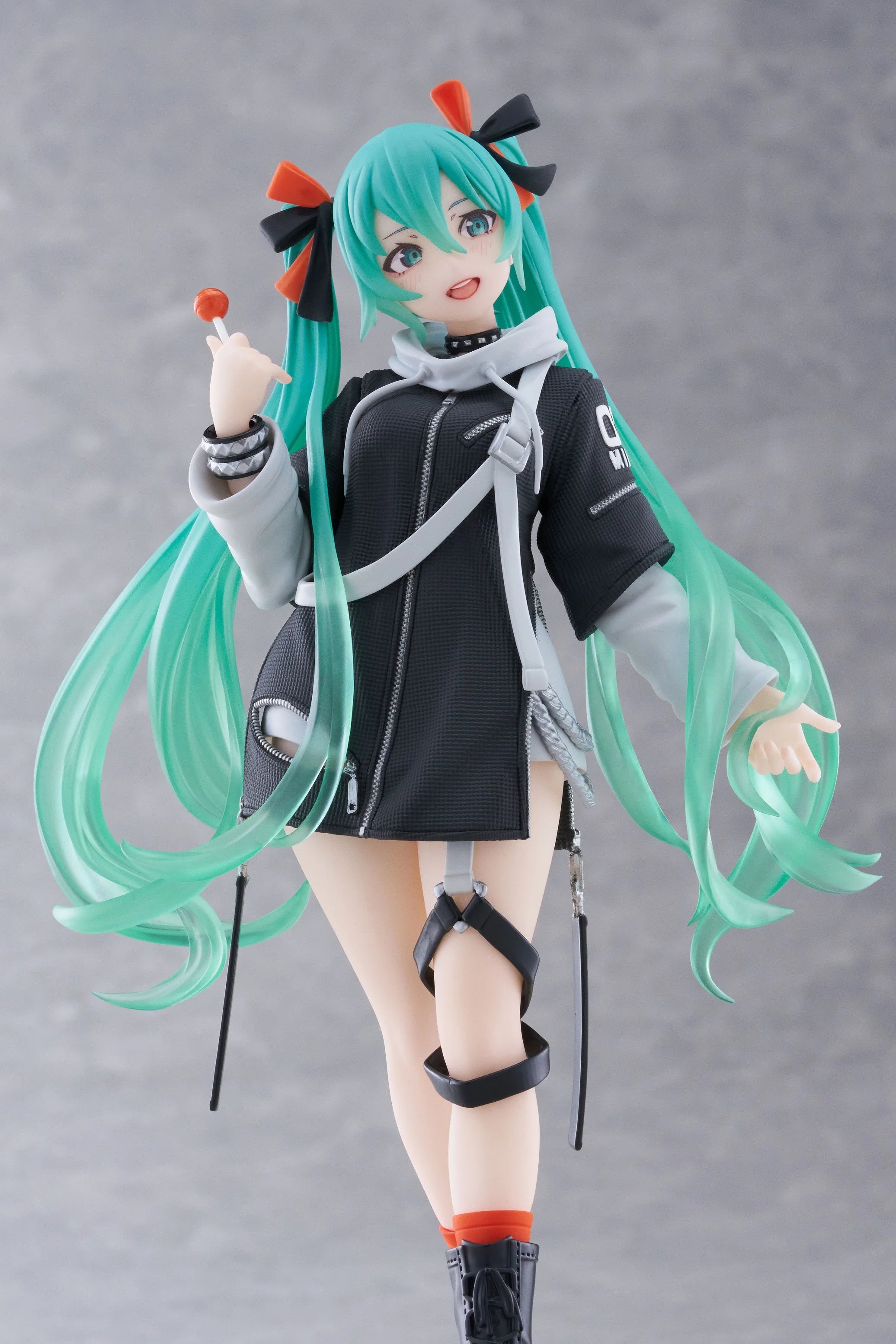 Taito Fashion Vocaloid Hatsune Miku Anime Figure Punk Future Collection Desktop Decoration Model Toys Christmas Gifts