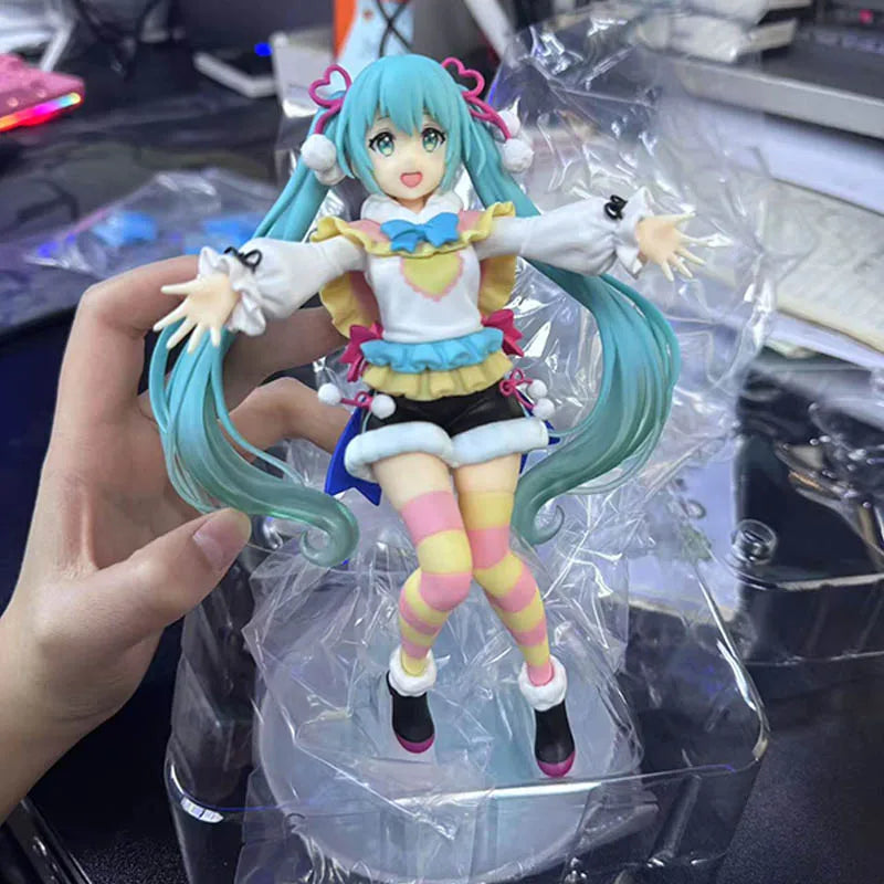 Taito Hatsune Toy Figure Winter Image Anime Figure Movable Model Collection Toy Gift Collection Ornaments