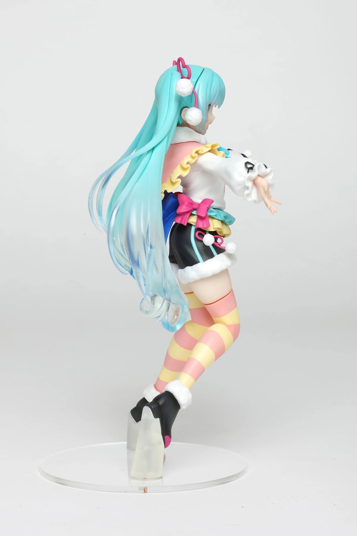 Taito Hatsune Toy Figure Winter Image Anime Figure Movable Model Collection Toy Gift Collection Ornaments
