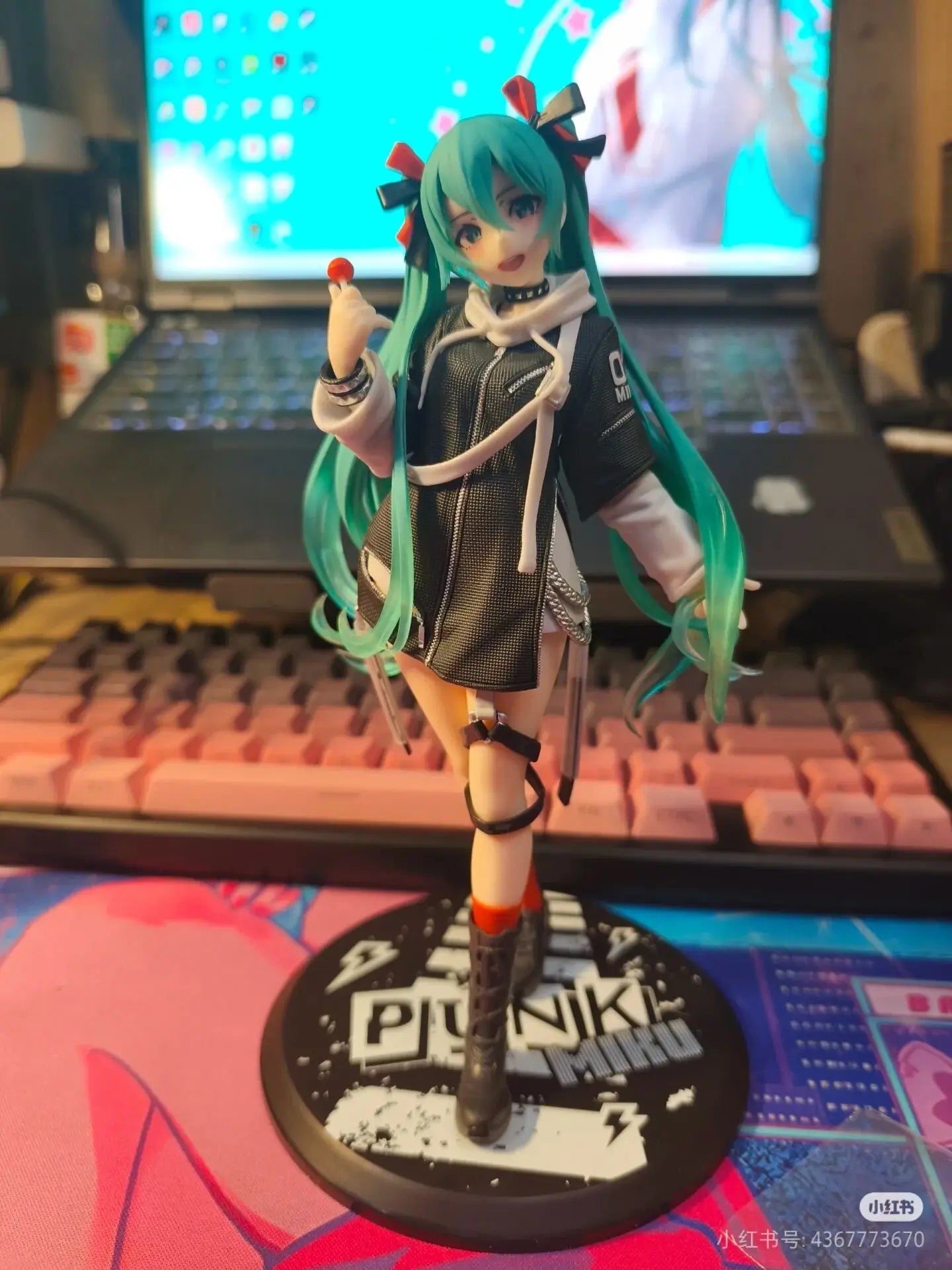 Taito Fashion Vocaloid Hatsune Miku Anime Figure Punk Future Collection Desktop Decoration Model Toys Christmas Gifts