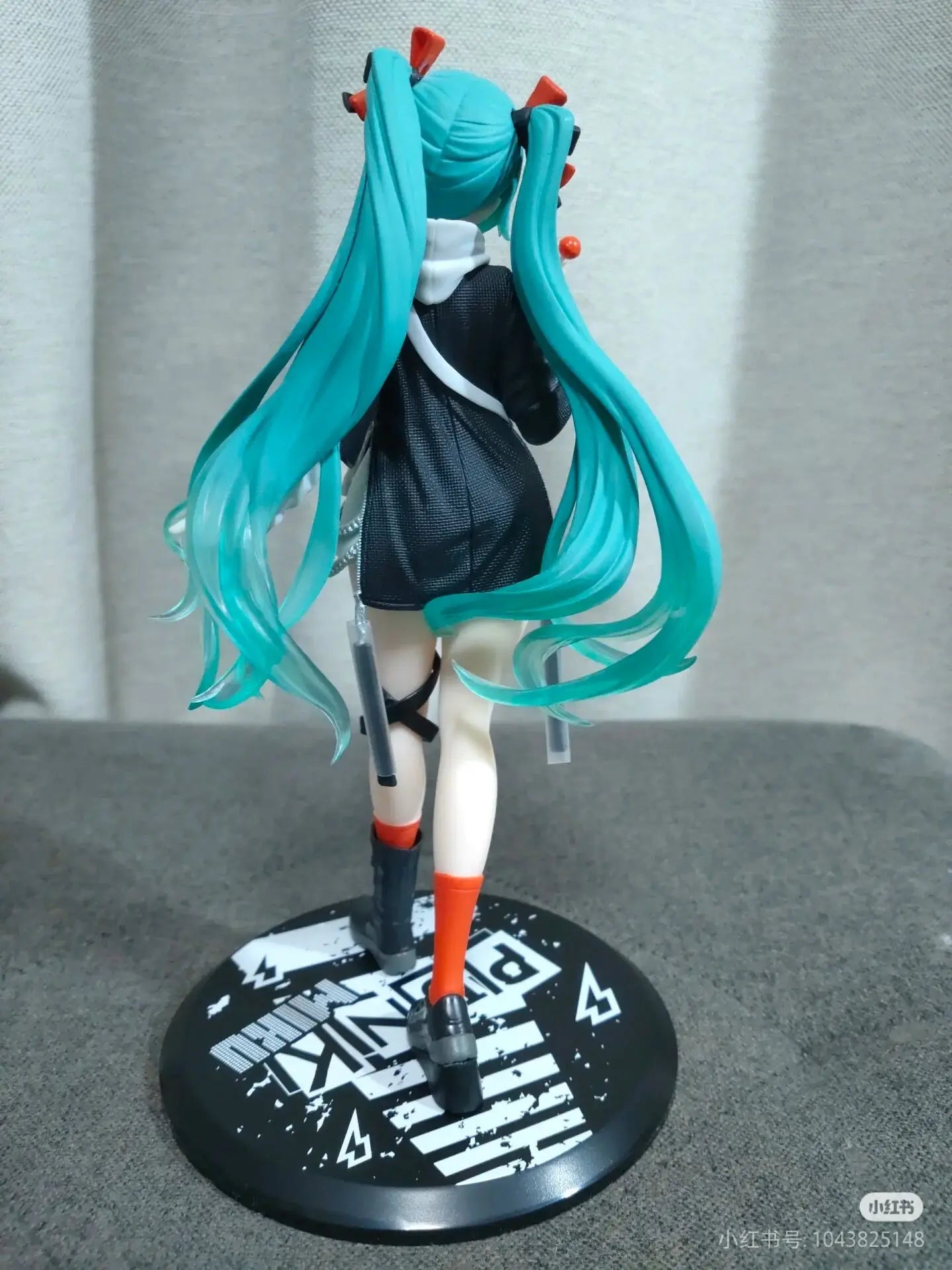Taito Fashion Vocaloid Hatsune Miku Anime Figure Punk Future Collection Desktop Decoration Model Toys Christmas Gifts
