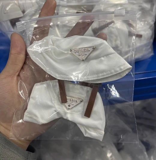The first and second generations of Labubu only sell 17cm seated party clothes accessories inverted triangle workwear fashion (No Doll)