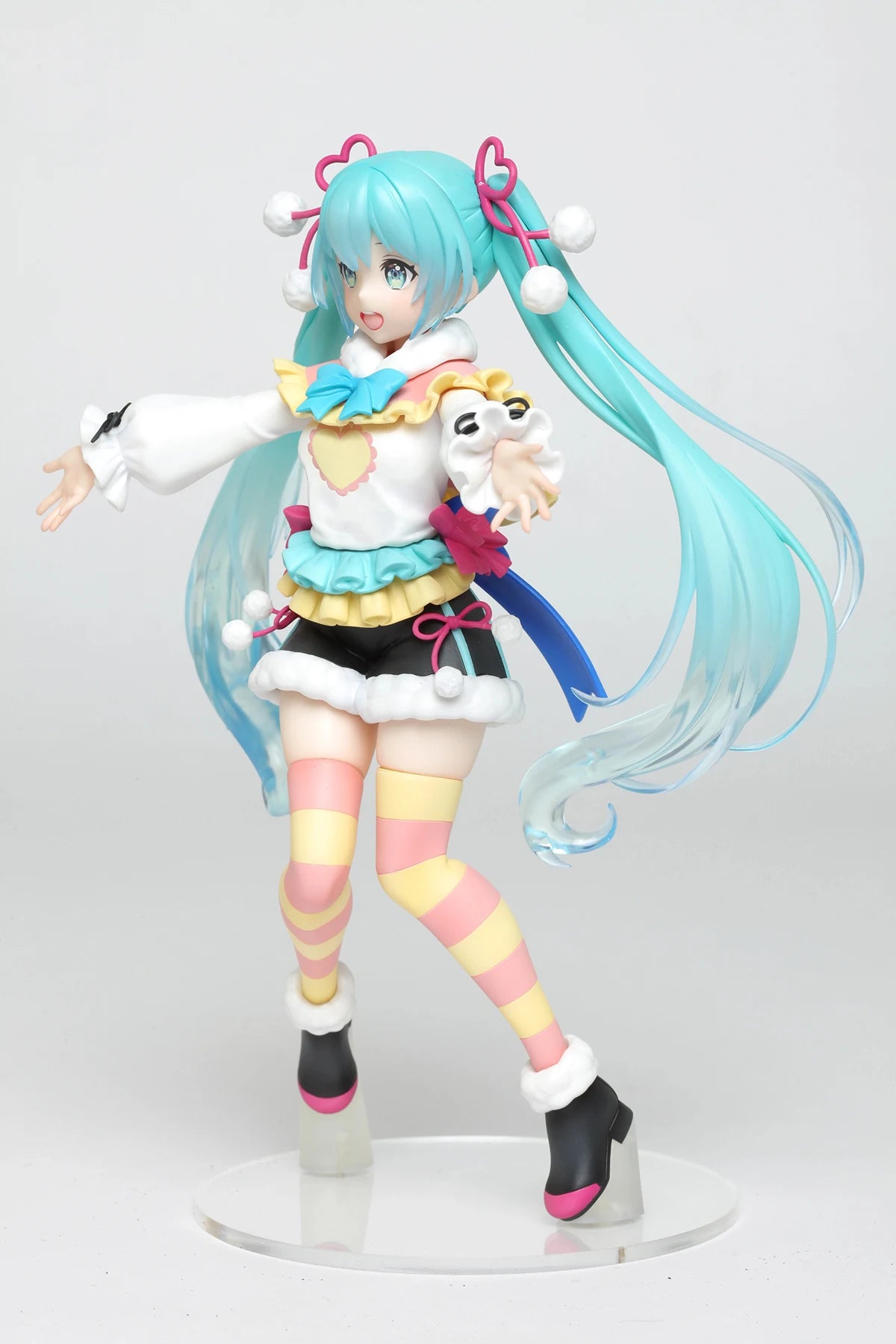 Taito Hatsune Toy Figure Winter Image Anime Figure Movable Model Collection Toy Gift Collection Ornaments