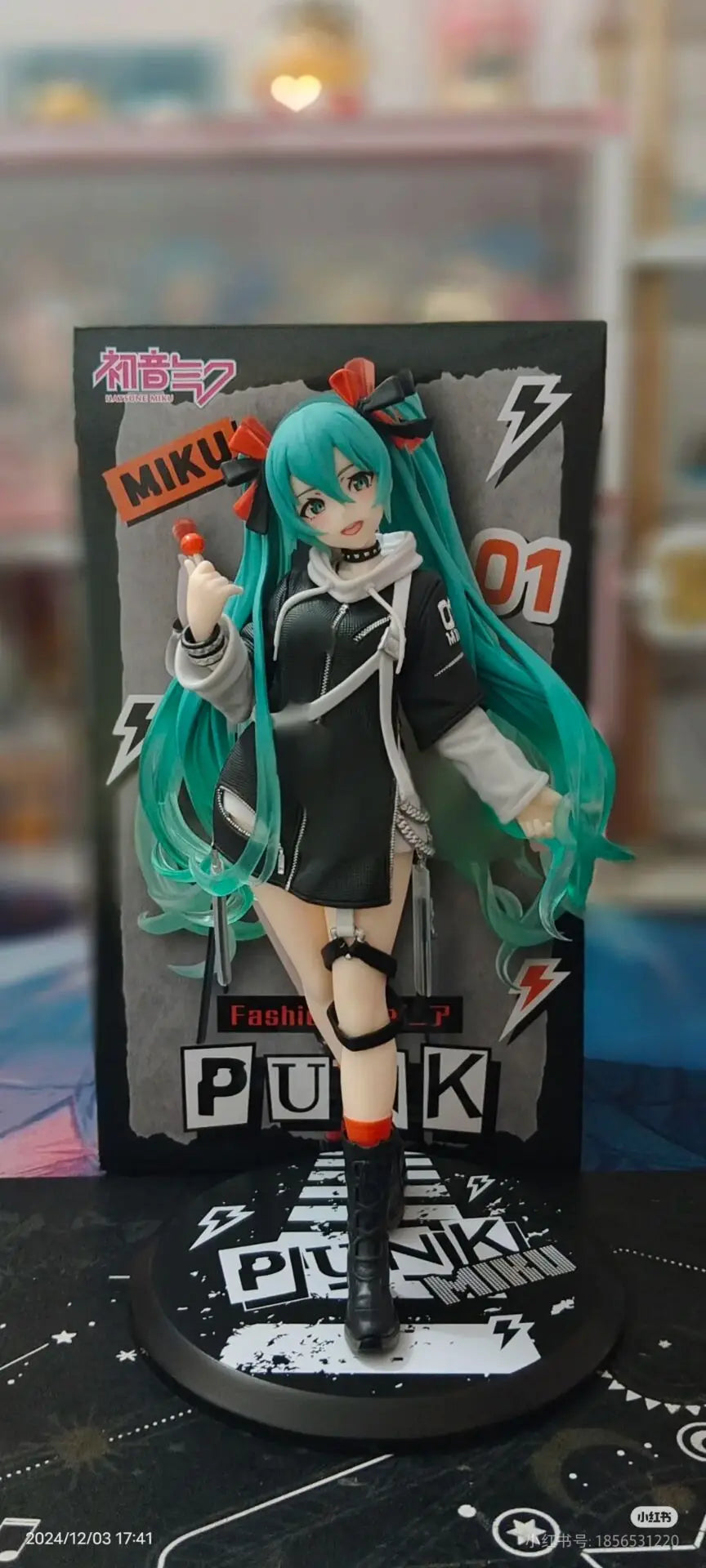 Taito Fashion Vocaloid Hatsune Miku Anime Figure Punk Future Collection Desktop Decoration Model Toys Christmas Gifts