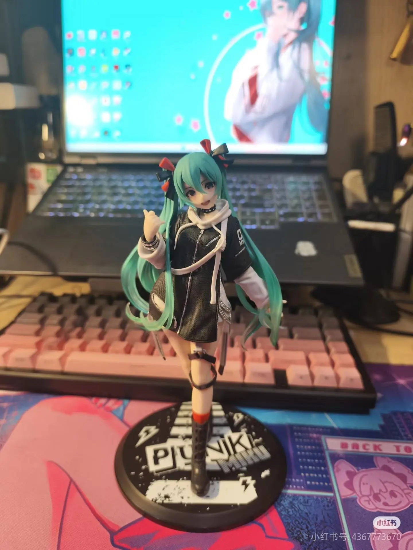 Taito Fashion Vocaloid Hatsune Miku Anime Figure Punk Future Collection Desktop Decoration Model Toys Christmas Gifts