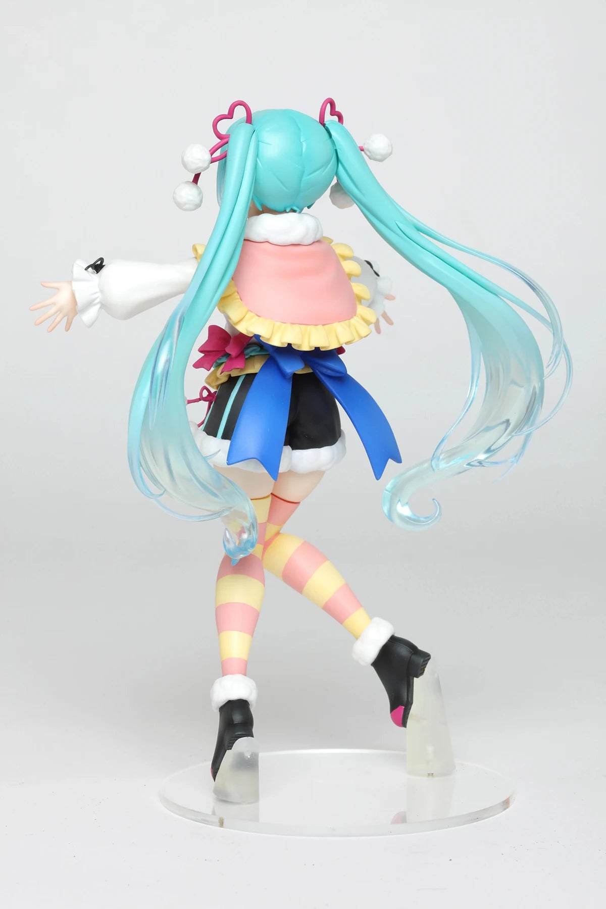Taito Hatsune Toy Figure Winter Image Anime Figure Movable Model Collection Toy Gift Collection Ornaments