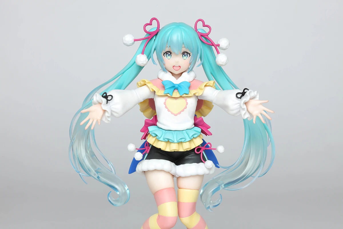 Taito Hatsune Toy Figure Winter Image Anime Figure Movable Model Collection Toy Gift Collection Ornaments