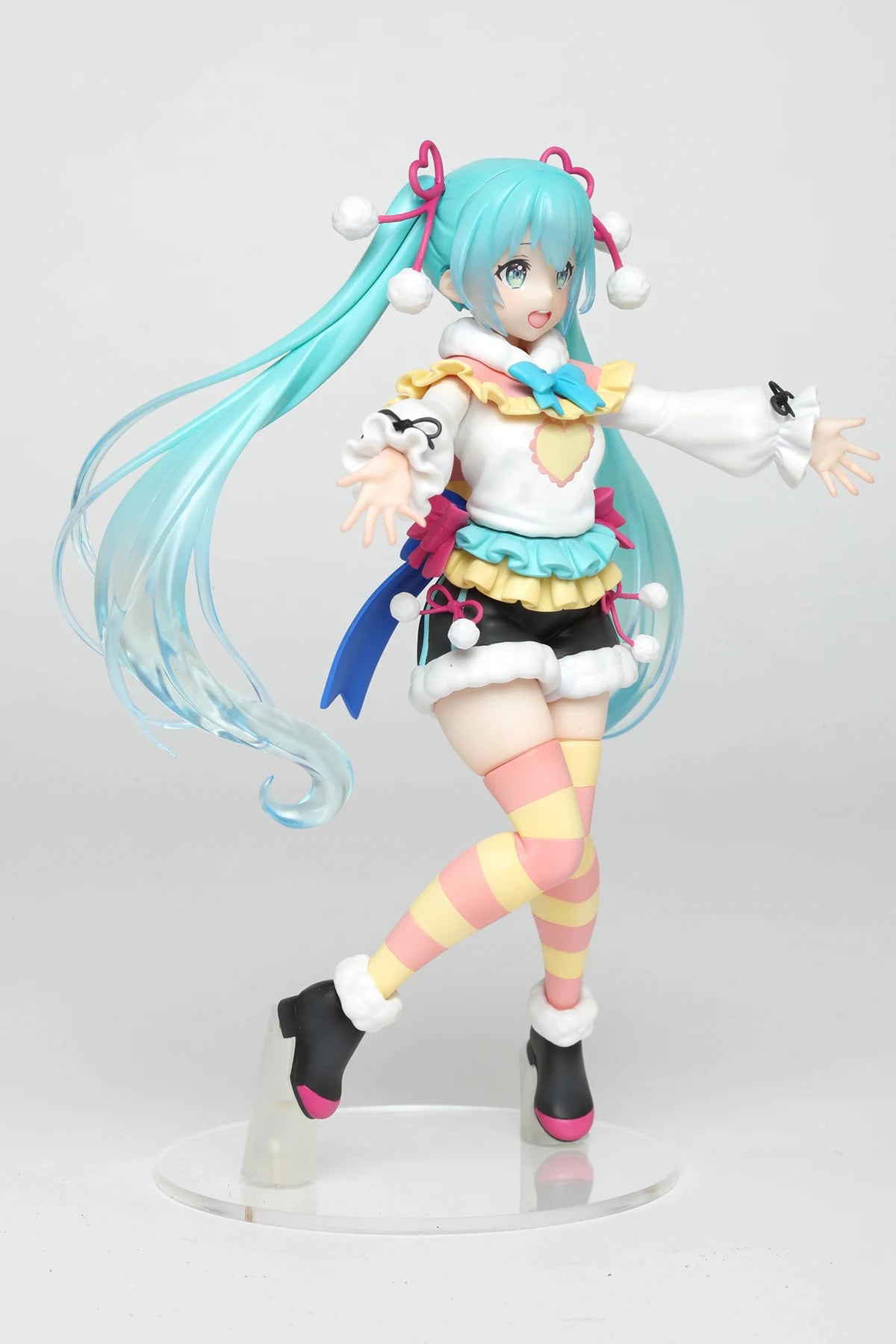 Taito Hatsune Toy Figure Winter Image Anime Figure Movable Model Collection Toy Gift Collection Ornaments