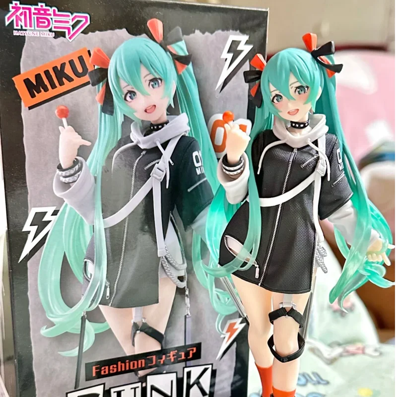 Taito Fashion Vocaloid Hatsune Miku Anime Figure Punk Future Collection Desktop Decoration Model Toys Christmas Gifts