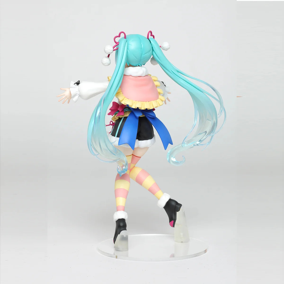 Taito Hatsune Toy Figure Winter Image Anime Figure Movable Model Collection Toy Gift Collection Ornaments