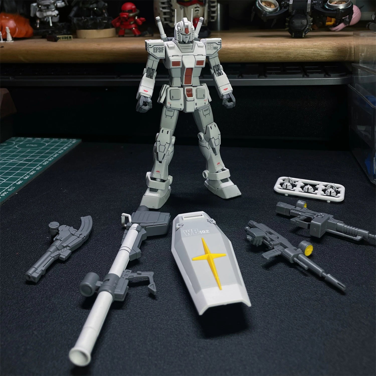 012 Model Hg 1/144 Rx-78 Optimus Color Assembly Model Movable Joints Action Figure Mecha Robot Plastic Model Christmas Toy Gifts