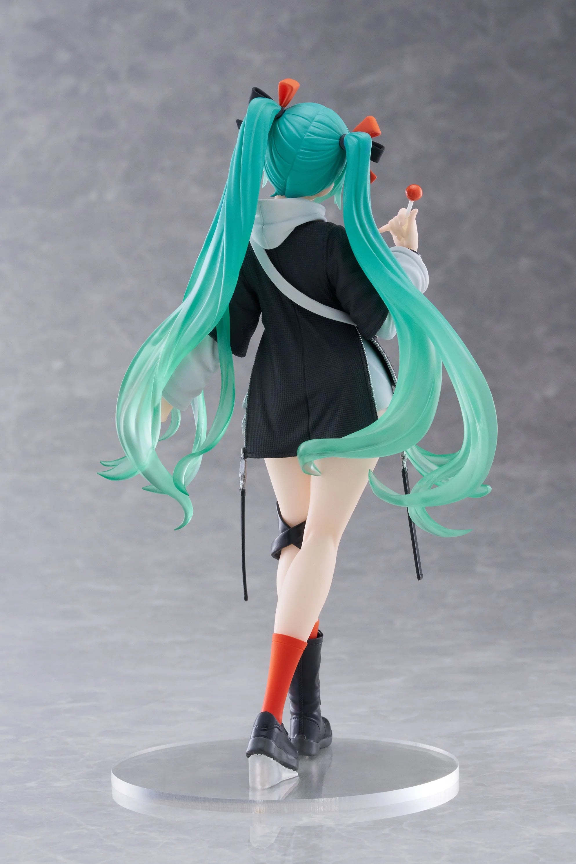 Taito Fashion Vocaloid Hatsune Miku Anime Figure Punk Future Collection Desktop Decoration Model Toys Christmas Gifts