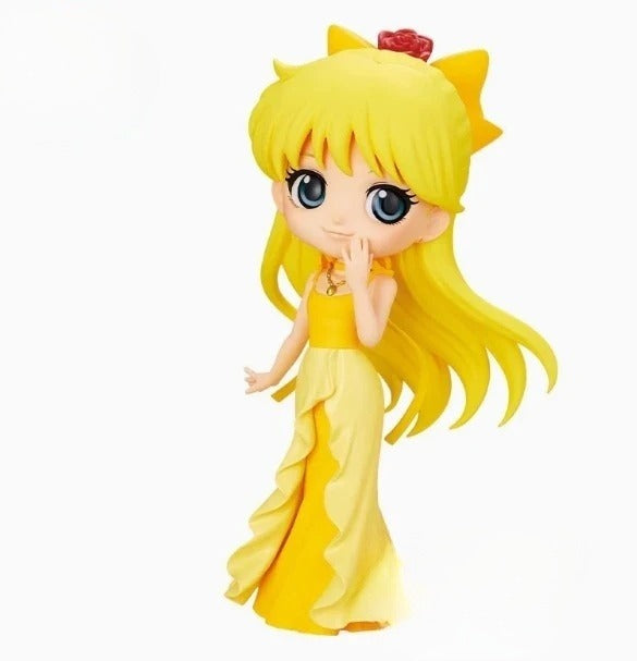 Hot Bandai Figuarts Qposket Toys Sailor Moon Cosmos Tsukino Usagi Eternal Sailor Moon Anime Action Figures Model Collection Gift