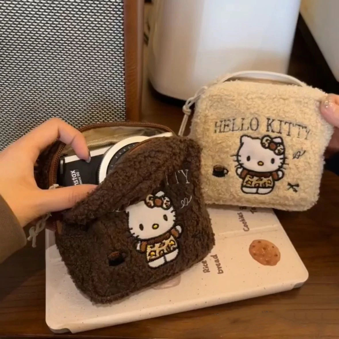 HelloKitty Plush Polaroid Cute Portable Embroidery Large Capacity Makeup Bag Storage High Beauty Toiletry Bag