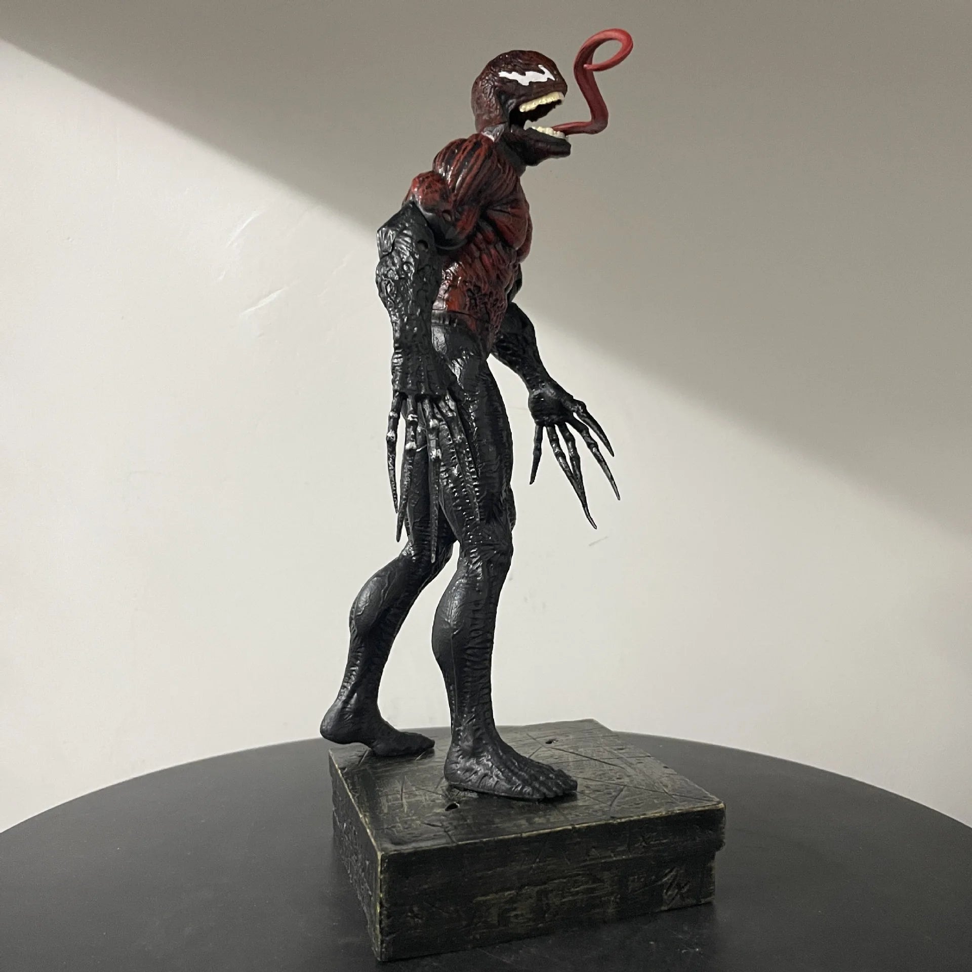 26cm Venom Symbiote Action Figure Toys With 2 replaceable head carvings Venom Statue Model Doll Collectible Ornaments Xmas Gift