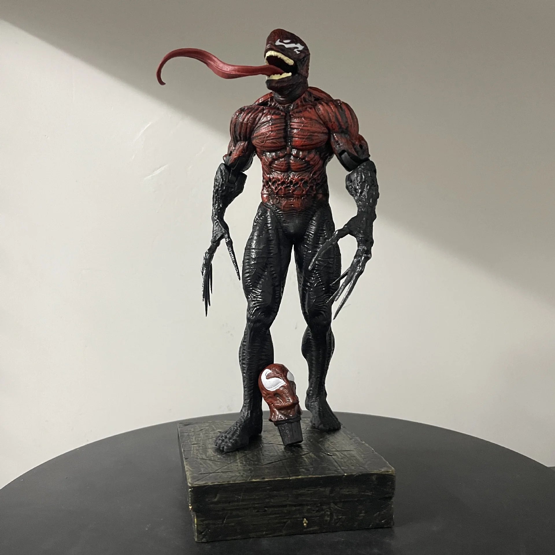 26cm Venom Symbiote Action Figure Toys With 2 replaceable head carvings Venom Statue Model Doll Collectible Ornaments Xmas Gift