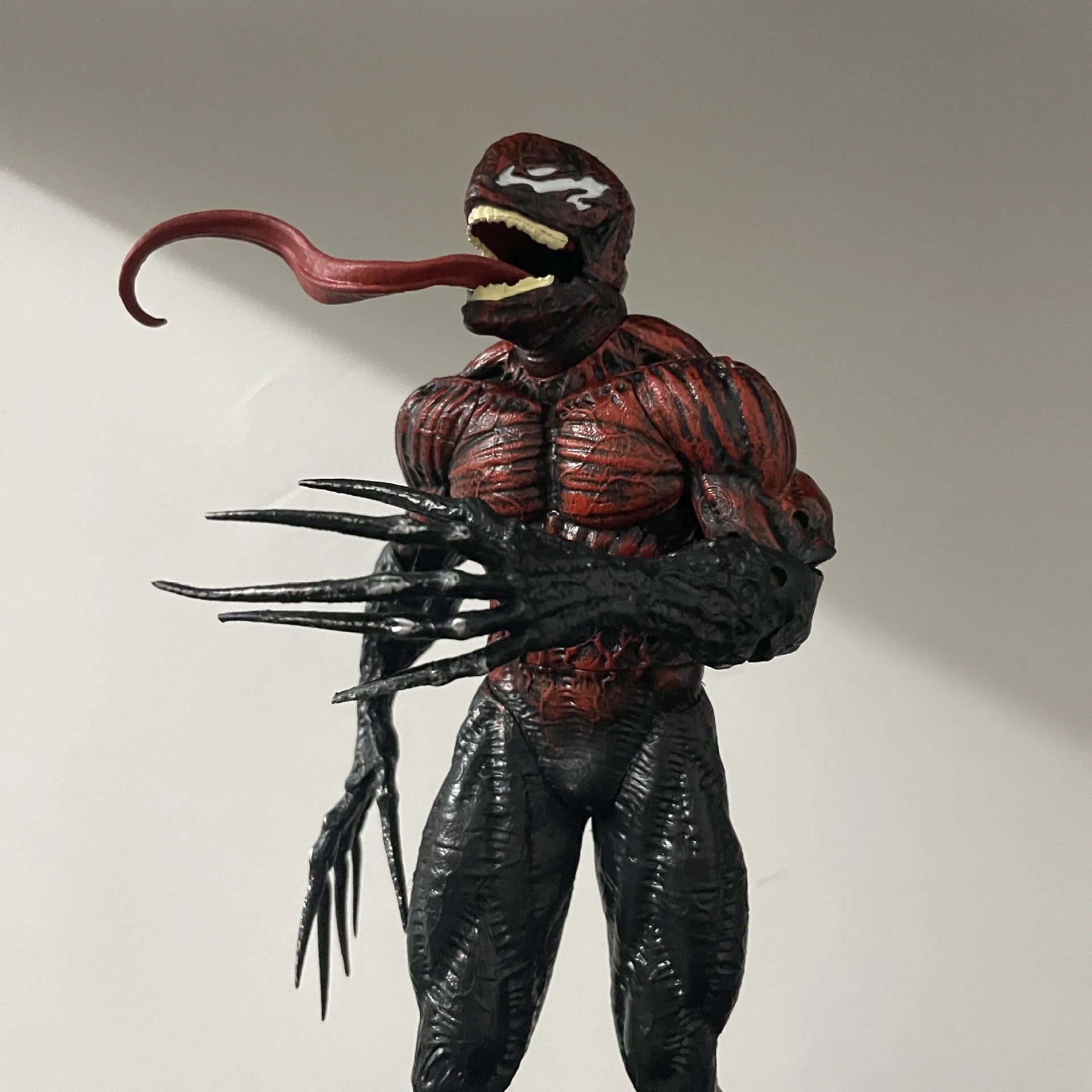 26cm Venom Symbiote Action Figure Toys With 2 replaceable head carvings Venom Statue Model Doll Collectible Ornaments Xmas Gift
