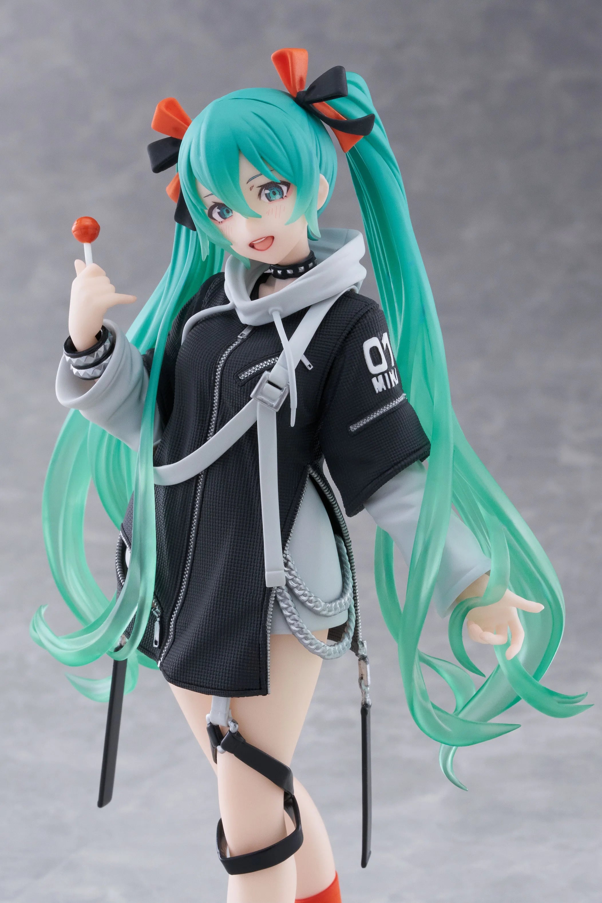Taito Fashion Vocaloid Hatsune Miku Anime Figure Punk Future Collection Desktop Decoration Model Toys Christmas Gifts