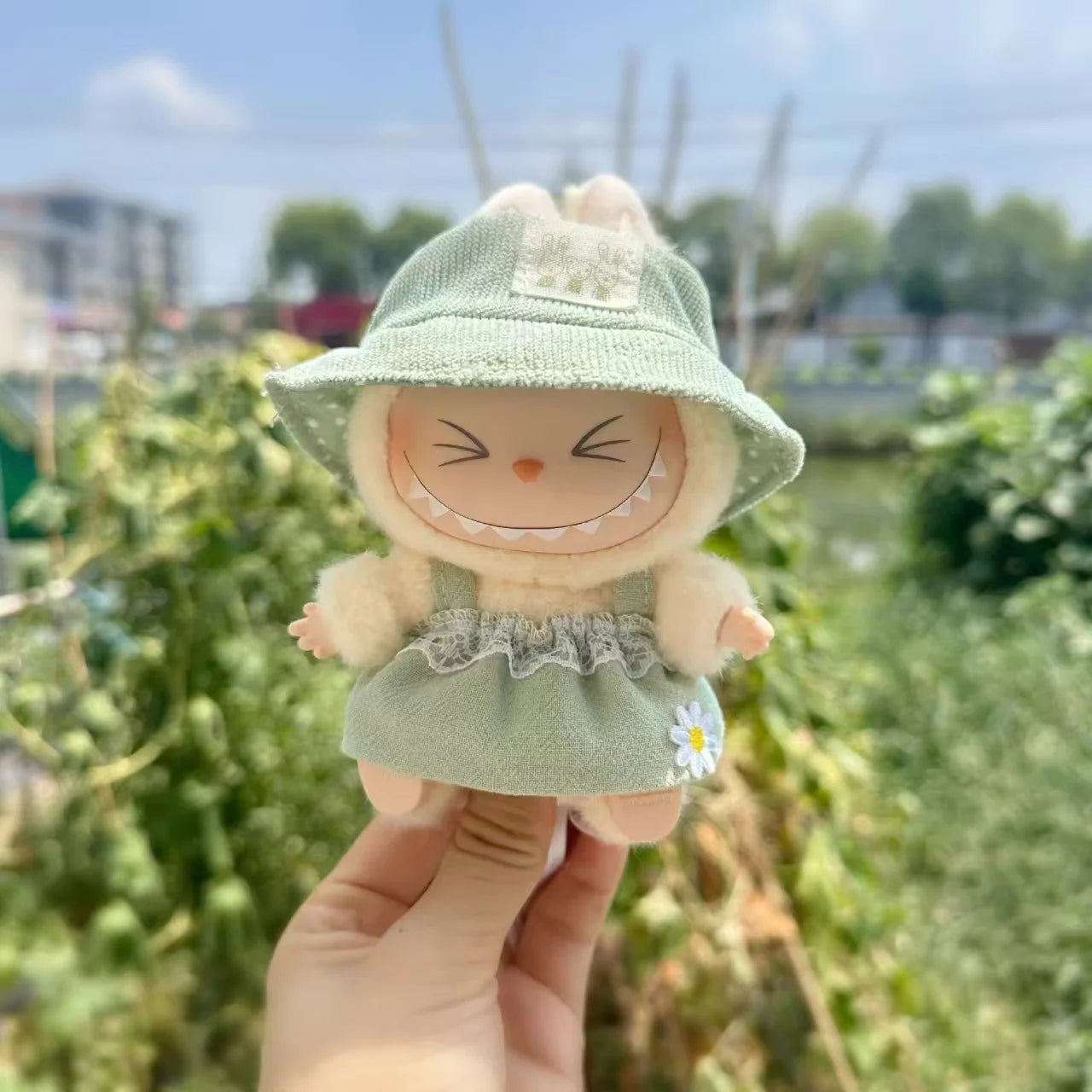 Cute Mini Plush Doll'S Dress with Hat17cm Labubu I II Idol Dolls Accessories For Korea Kpop Exo Sitting Party Clothing